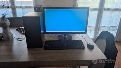 PC Gaming Compatto RX 6650XT+Monitor e Periferiche