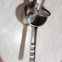 Schiaccia patate e taglia patatine 