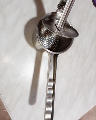 Schiaccia patate e taglia patatine 