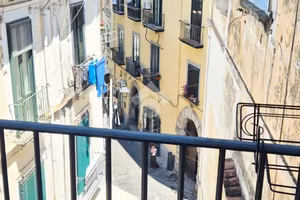 4 LOCALI A VIETRI SUL MARE