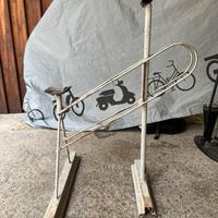Porta bici in ferro battuto