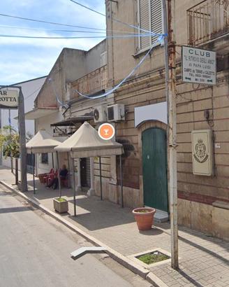 Due locali commerciali