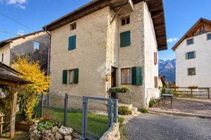CASA SEMINDIPENDENTE A OVARO