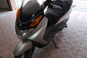 Scooter suzuki burgman 152
