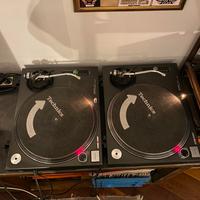 Coppia giradischi Technics SL-1210MK2