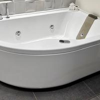 Vasca da bagno idromassaggio
