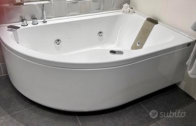 Vasca da bagno idromassaggio