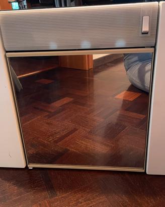 Mobiletto vintage per bagno con specchio