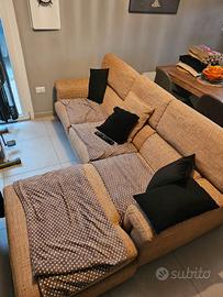 Divano  angolare come nuovo