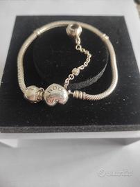 Braccialetto pandora con charms e catenella