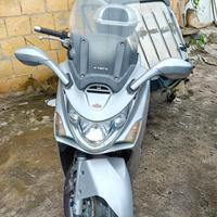 Kymco Xciting 500 - Il Maxi-Scooter da Turismo