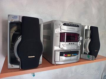 Stereo con lettore a cassette e cd
