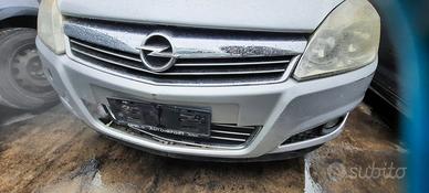 OPEL ASTRA STATION WAGON 2008 - PARAURTI ANTERIORE
