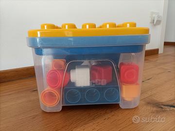 Sedia Chicco con costruzioni 