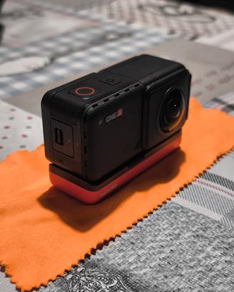 📷 Insta360 ONE R + tanti accessori | 2 batterie |