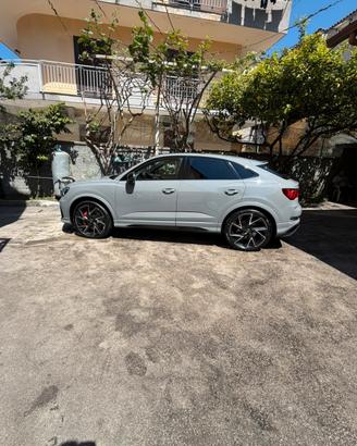 Audi RSQ3