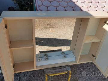 Mobile bagno con specchio