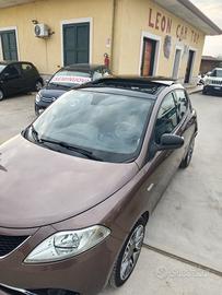 Lancia Ypsilon 1.2 69 CV 5 porte GPL tetto pelle f