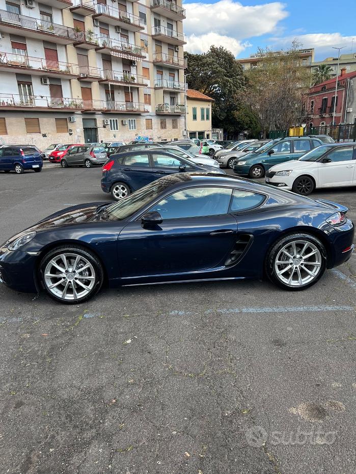 PORSCHE 718