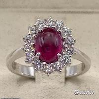 ANELLO ORO 18kt. CON DIAMANTI E RUBINO CABOCHON