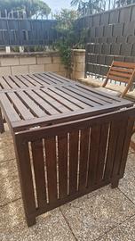 Tavolo da giardino con sedie