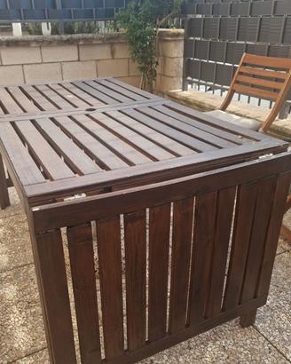 Tavolo da giardino con sedie