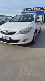 Opel Astra 1.7 CDTI 110CV Sports Tourer Cosmo