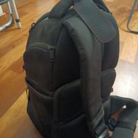 zaino monospalla reflex Vanguard