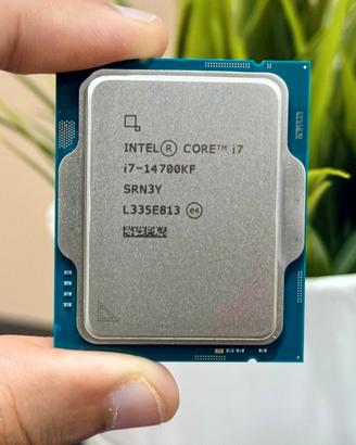 intel i7 14700KF ( 20 core / 5.6 ghz ) perfetto