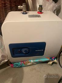 Scaldabagno elettrico Ariston 10L