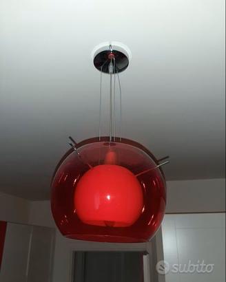 Lampadario a soffitto rosso e acciaio