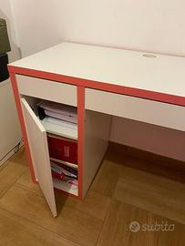 SCRIVANIA IKEA USATA
