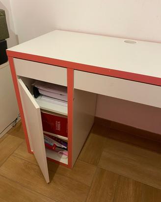 SCRIVANIA IKEA USATA