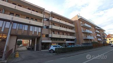 Appartamento di 178 m² con 4 locali e box auto dop