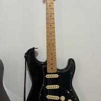 Chitarra Fender stratocaster nera