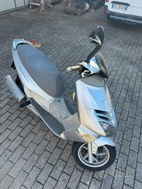 Aprilia leonardo 125