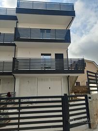 Villetta con giardino - Nuova