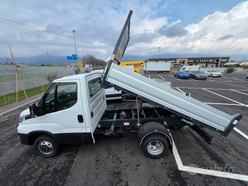 VECO Daily 35C18 passo 3000 cilindrata 3000 CV 180