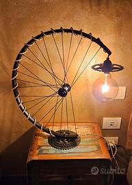 Lampada comodino o scrivania 