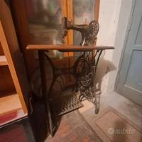 Macchina da cucire SINGER funzionante 