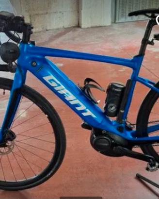 Giant e-bike da corsa Ultega - 2 batterie - appena