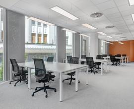 Ufficio open space per 15 persone a Cassina de Pec