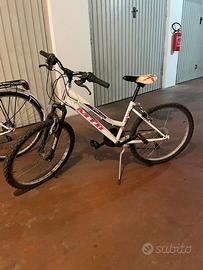 Mountain bike da ragazza