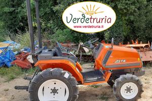 TRATTORE AGRICOLO
