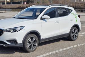 Mg ZS Ev - Suv elettrico con ruota di scorta