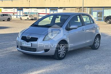 TOYOTA Yaris 1.0 5 porte