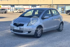 TOYOTA Yaris 1.0 5 porte