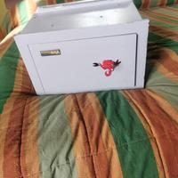 Cassaforte a muro 20x26x18