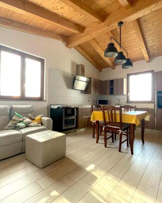 LUMINOSO E RIFINITO BICAMERE AL PIANO PRIMO, NO...