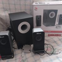 subwoofer e altaparlanti